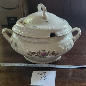 Rosenthal Sansoucci China  Lot 13 Large tureen